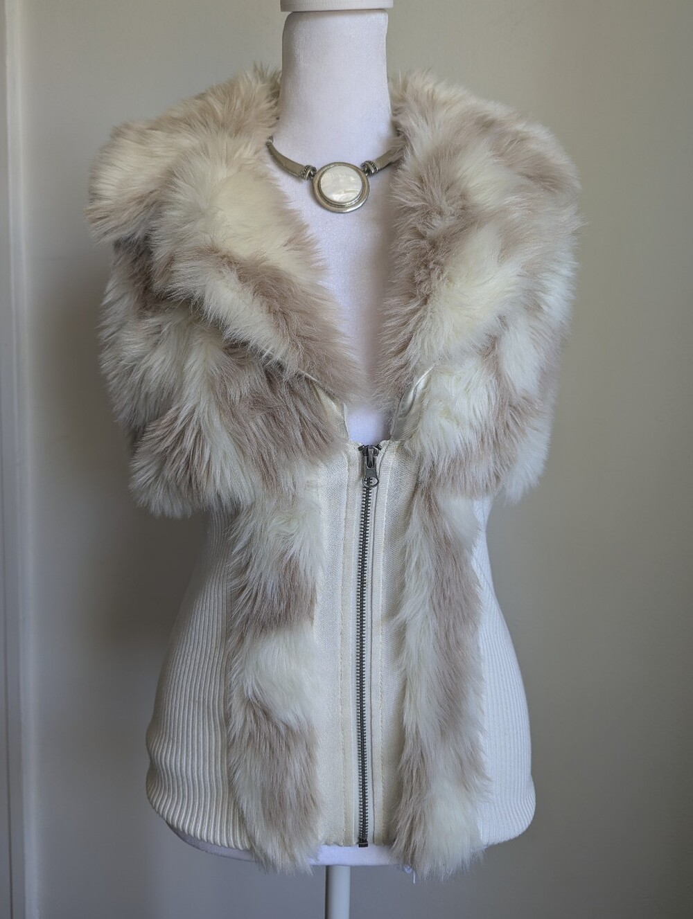 Ci Sono Y2K Snow Bunny Cream Faux Fur Rib Knit Fitted Vest Angel Baby